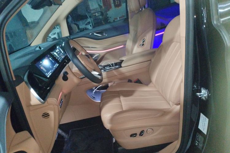 Used VOYAH Dream 2024 PHEV Extended-Range Premium Edition
