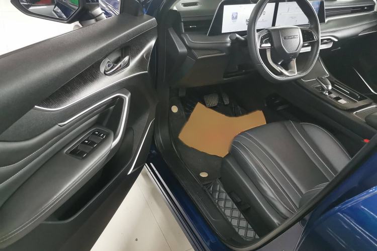 Used Venucia V 2023 260T Idol Edition Pro
