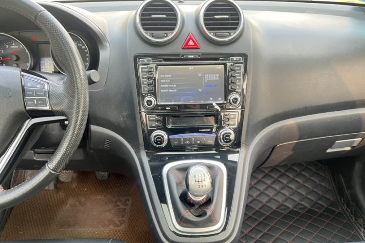 Used Haval H6 2016 Upgraded Model 1.5T Manual Two-Wheel Drive Elite Version
