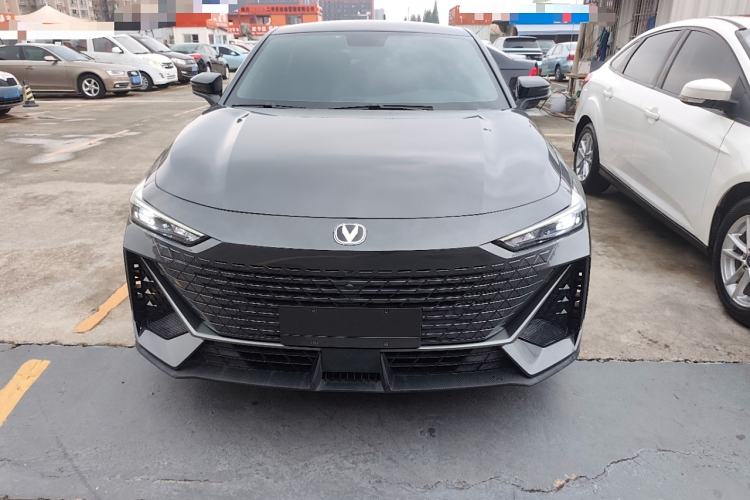 Used Changan UNI-V 2022 1.5T Prestige Version