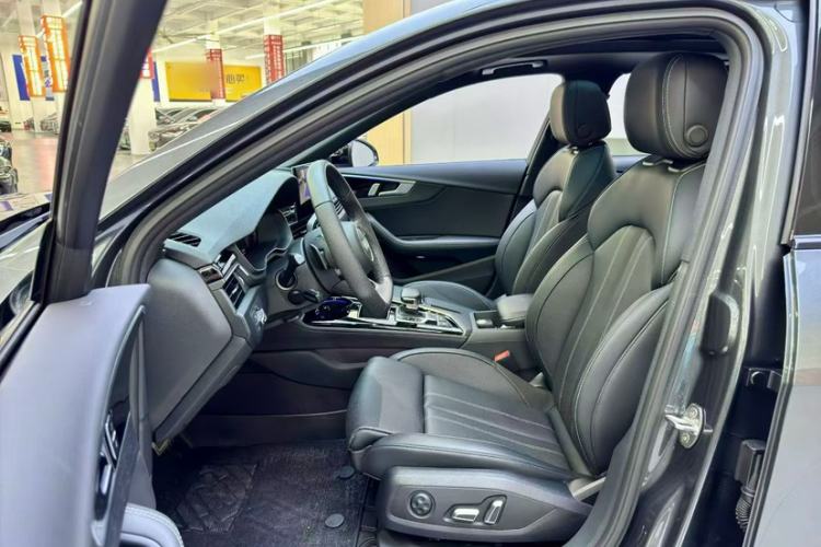 Used Audi A4L 2024 40 TFSI Luxury Dynamic Edition
