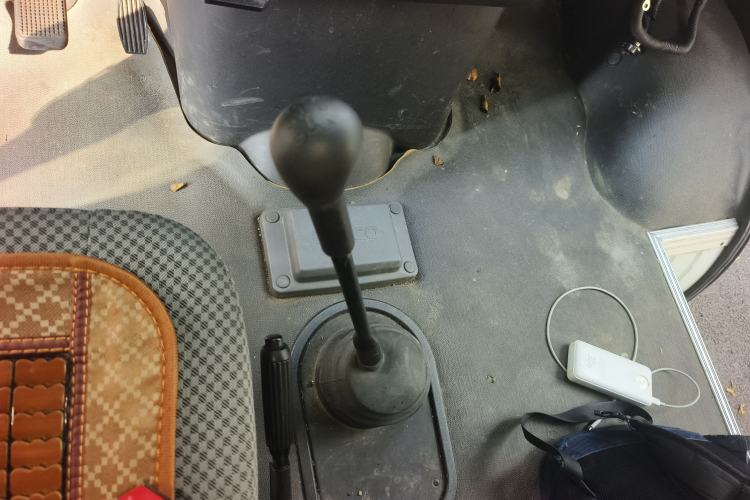 Used Iveco Daily 2021 2.5T A35 M1 Passenger Van 5-9 Seater Short Wheelbase Low Roof Dual Tires Manual Doors
