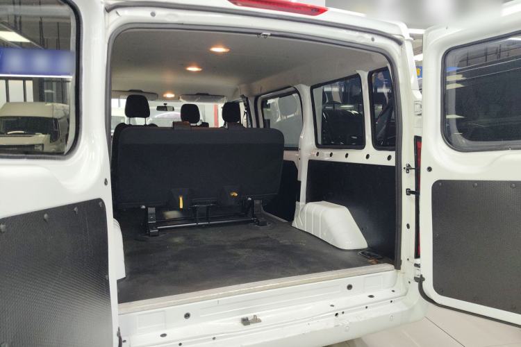 Used JMC Fushun 2023 2.0T Automatic Short-Wheelbase Low-Roof Commercial & Multi-Purpose Passenger Vehicle 6-Seater with Dual-Opening Tailgate
