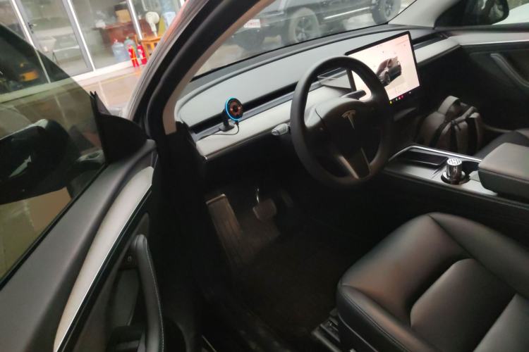 Used Tesla Model Y 2024 Long-Range All-Wheel-Drive Version
