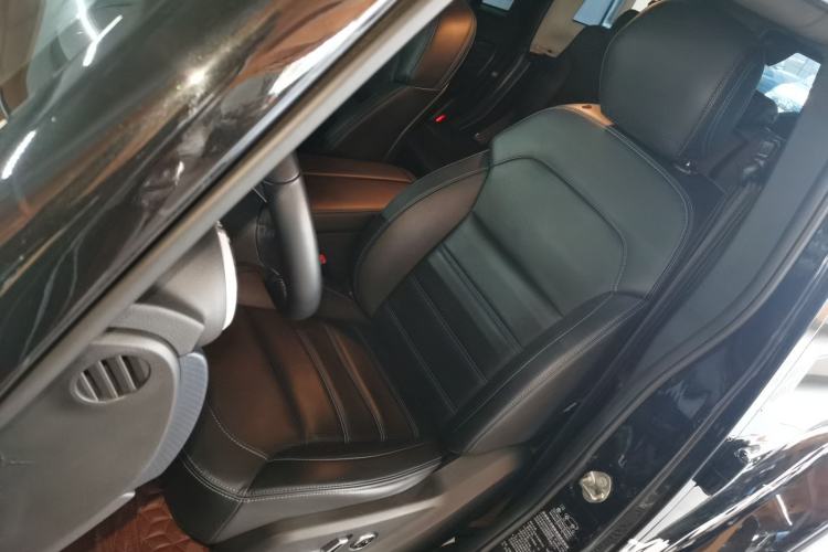 Used  BJ40 2023 2.0T Automatic Four-Wheel Drive Urban Hunter Edition Chivalrous Type
