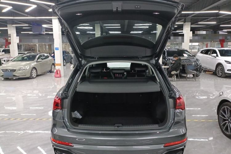 Used Audi Q3 2021 40 TFSI Fashion Dynamic Model
