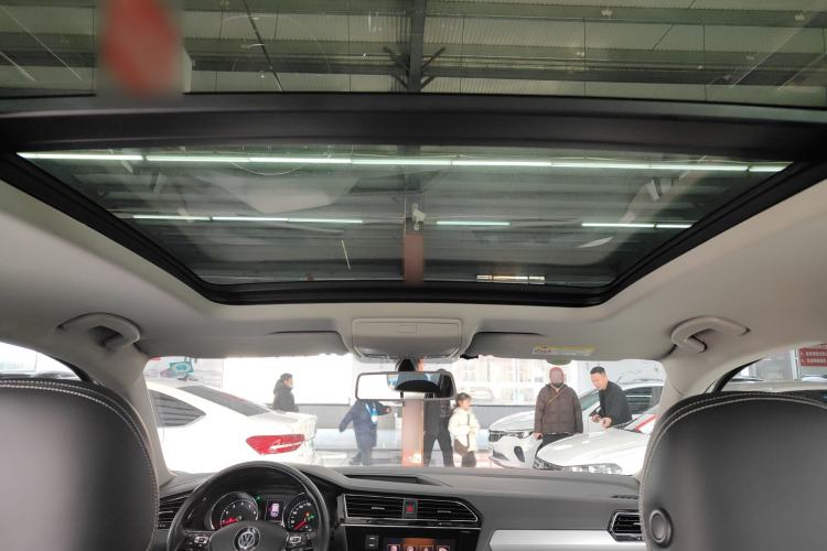 Used Volkswagen Tiguan L 2019 330TSI Automatic Two-Wheel Drive Panoramic Comfort Edition China VI Standard
