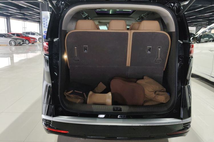 Used Denza D9 2022 DM-i 970 Four-Wheel Drive Flagship Model
