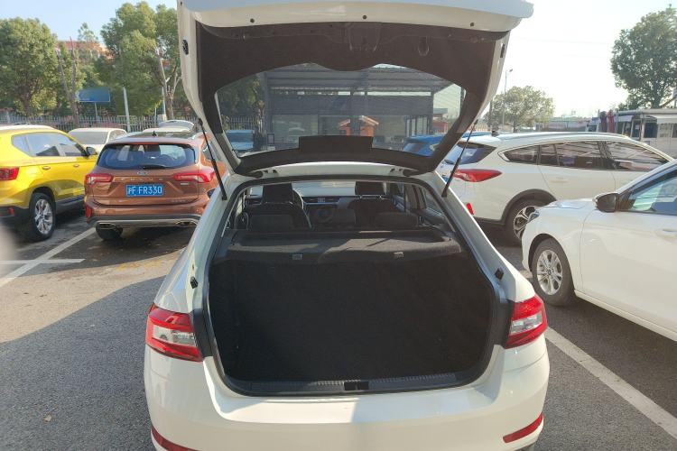 Used Skoda Octavia 2019 1.5L Automatic SmartDrive Comfort Edition China VI Standard
