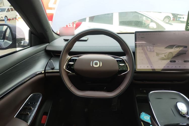 Used  A07 2025 All-Electric "Real Bargain" 525 Luxury Model