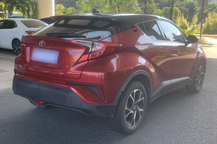 Used Toyota C-HR 2018 2.0L Leading with Sunroof China VI Standard
