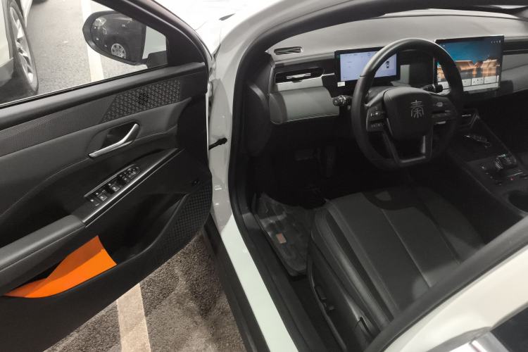 Used BYD Qin PLUS 2025 DM-i Smart Drive 55KM Beyond Model
