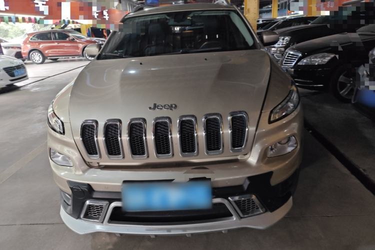 Used  Cherokee 2016 2.4L Leading Edition

