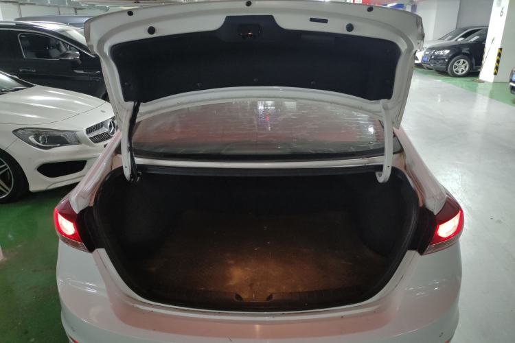 Used Hyundai Elantra 2016 1.4T Dual-Clutch Xuan Dong · Dynamic Version