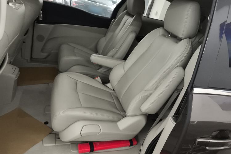 Used Buick GL8 2022 Land Cruiser Executive Class 652T Comfort Model
