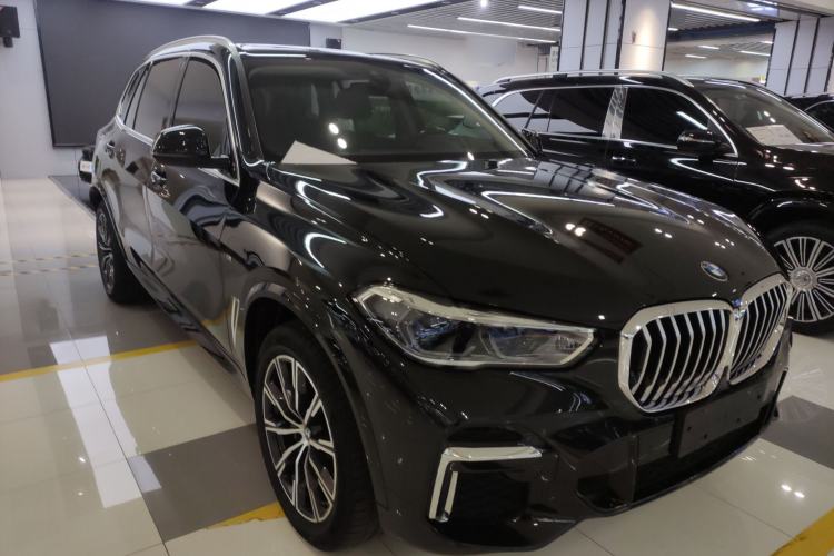 Used BMW X5 2022 Restyled xDrive 30Li Luxury Version M Sport Package
