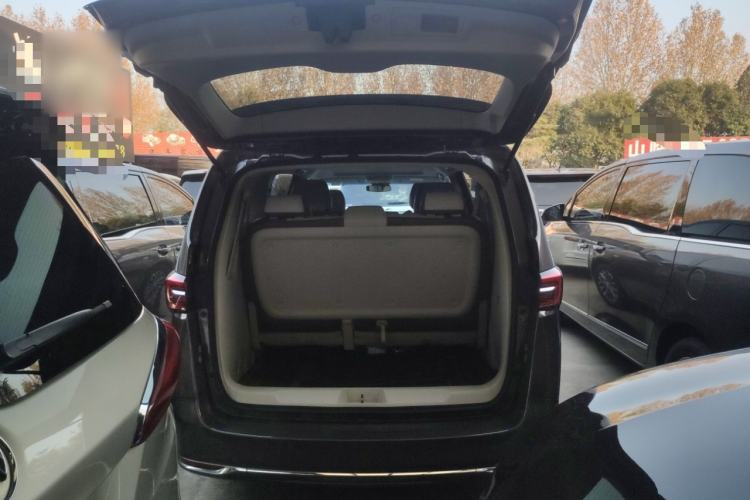 Used Buick GL8 2022 Land Cruiser Executive Class 652T Comfort Model
