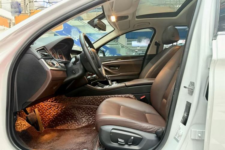 Used BMW 5 Series 2014 525Li Luxury Design Package
