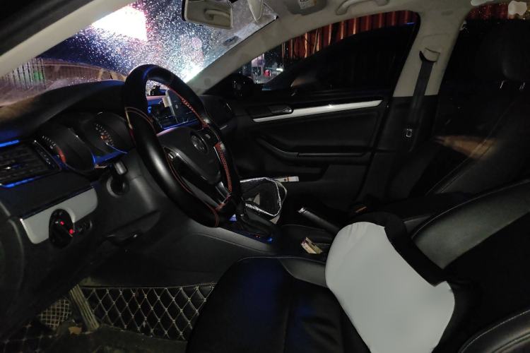 Used Volkswagen Sagitar 2015 1.6L Automatic Comfort Model