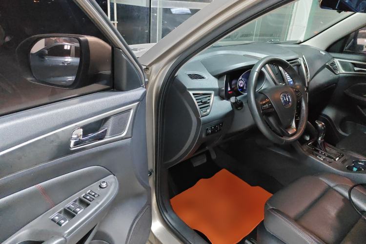 Used Changan CS75 2016 1.8T Automatic Elite Model China V Standard