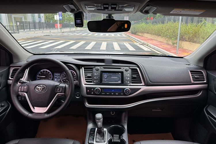 Used Toyota Highlander 2017 2.0T Four-Wheel Drive Luxury Edition 7 Seats
