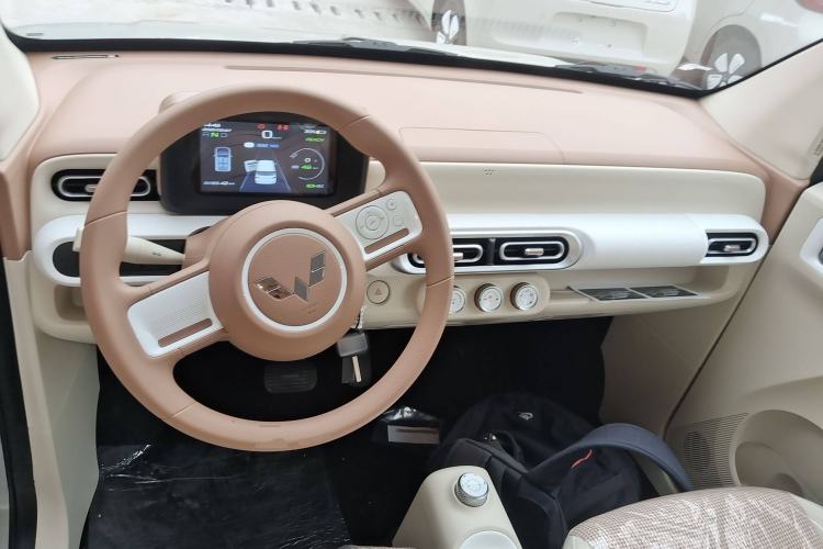 Used Wuling Hongguang MINIEV 2024 3rd Generation 215km Youth Edition
