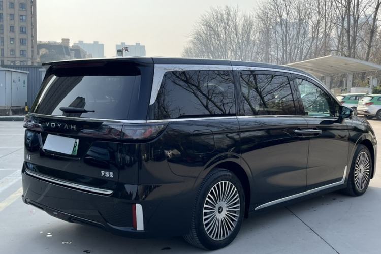 Used VOYAH Dream 2025 PHEV Four-Wheel Drive Prestige Kunpeng Edition
