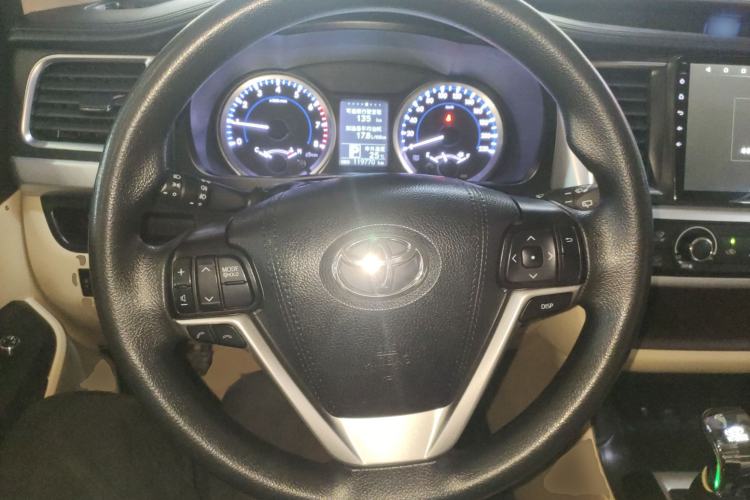 Used Toyota Highlander 2018 2.0T Two-Wheel Drive Elite Edition 5 Seats Emission Standard China V
