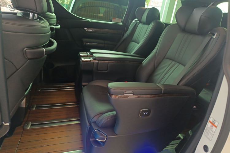 Used Toyota Alphard 2021 Dual-Motor 2.5L Premium Edition