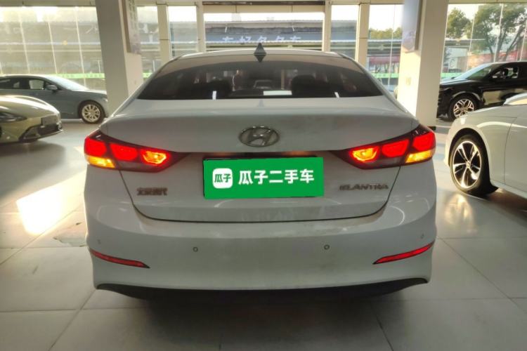 Used Hyundai Elantra 2016 1.6L Automatic ZhiXuan · Luxury Version
