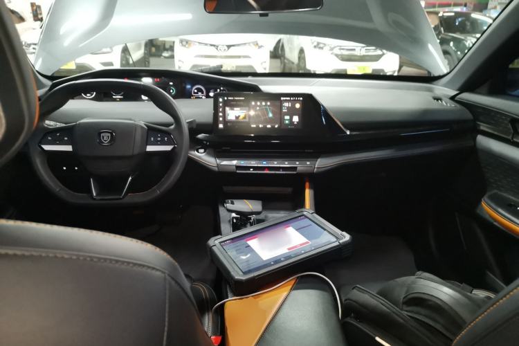 Used Changan UNI-V iDD 2023 ZhiDian iDD 1.5T 113km Smart & Fun Version
