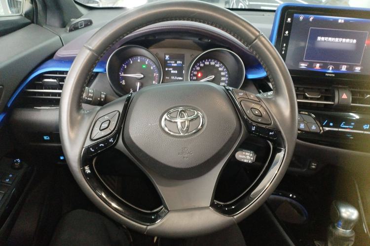 Used Toyota IZOA 2020 2.0L Yichi Version
