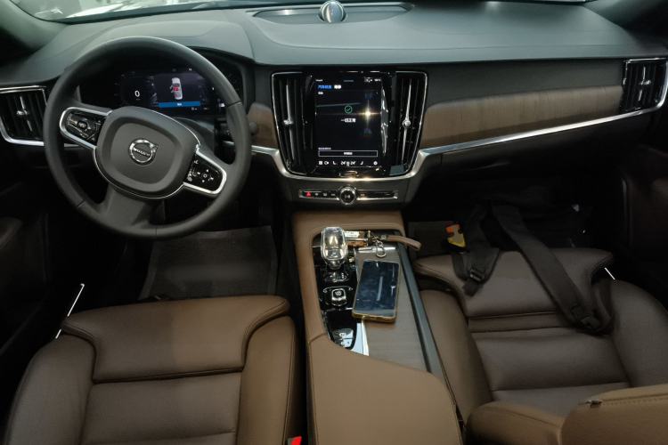 Used Volvo S90 2024 B5 Zhiyuan Luxury Edition
