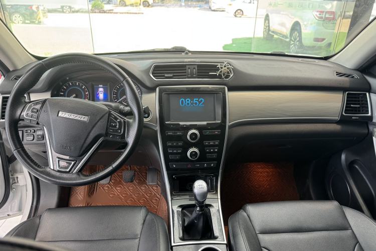 Used Haval H2 2017 Red-Label 1.5T Manual Two-Wheel Drive Luxury Model