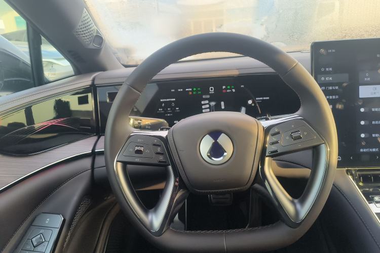 Used Denza Z9 2024 1100 km Four-Wheel Drive Max Version
