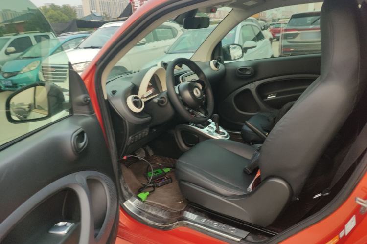 Used  fortwo 2015 1.0L 52 kW hardtop Dynamic version
