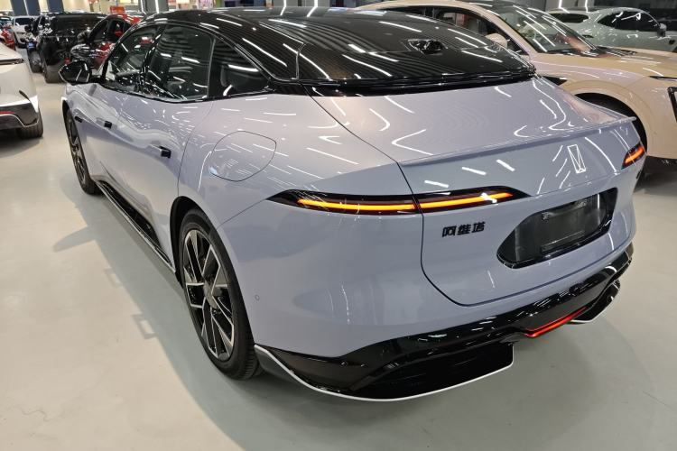 Used  06 2025 Max Extended-Range Edition
