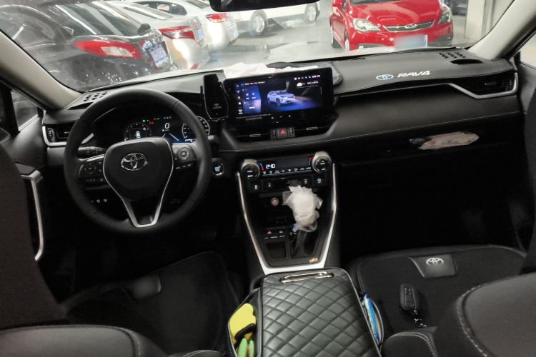 Used Toyota RAV4 2023 2.0L CVT Two-Wheel Drive Fashion Plus Edition
