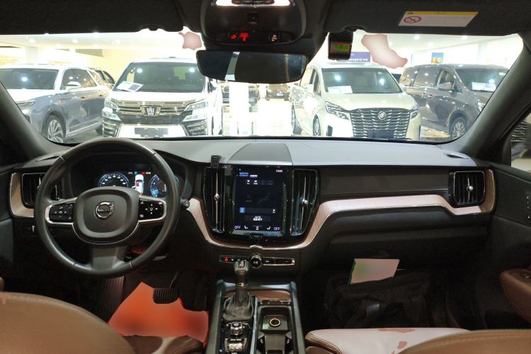 Used Volvo XC60 2021 T5 4x4 Smart Luxury Edition
