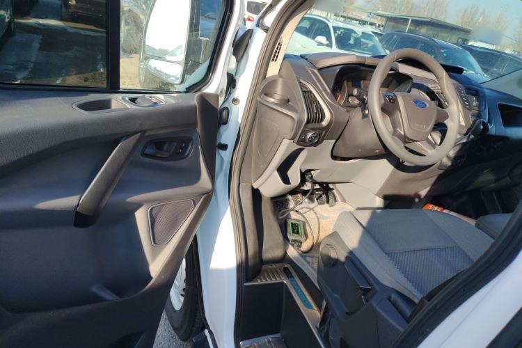 Used Ford Transit 2019 2.0T Diesel Multi-Purpose Commercial Vehicle Mid-Drive Mid-Roof 6-Seater China VI Standard