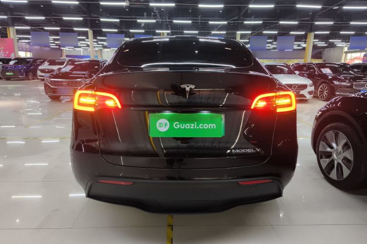 Used Tesla Model Y 2022 Long-Range All-Wheel-Drive Version