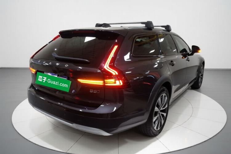 Used Volvo V90 2024 Cross Country B5 AWD Smart Range Edition