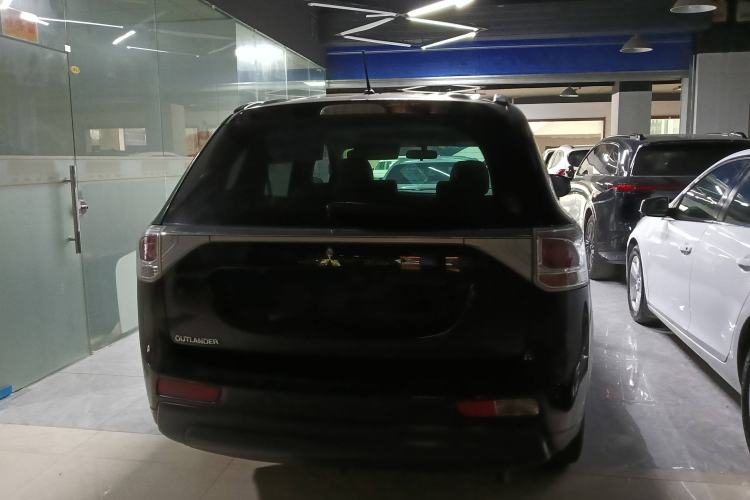 Used Mitsubishi Outlander 2013 2.4L 4x4 Luxury Navigation Edition 5 Seats
