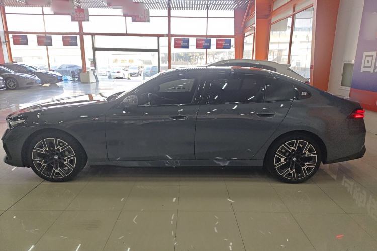 Used BMW 5 Series 2024 530Li Luxury Edition M Sport Package