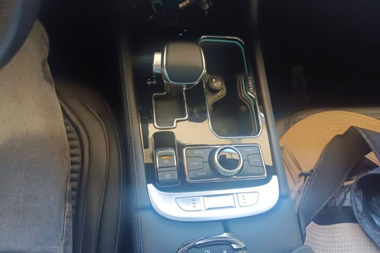 Used Beijing Auto BJ40 2019 2.0T Automatic Four-Wheel Drive Urban Hunter Edition Premium Model China V Emission Standard
