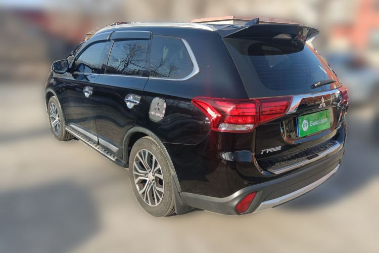 Used Mitsubishi Outlander 2016 2.4L 4x4 Luxury Edition 7-Seater