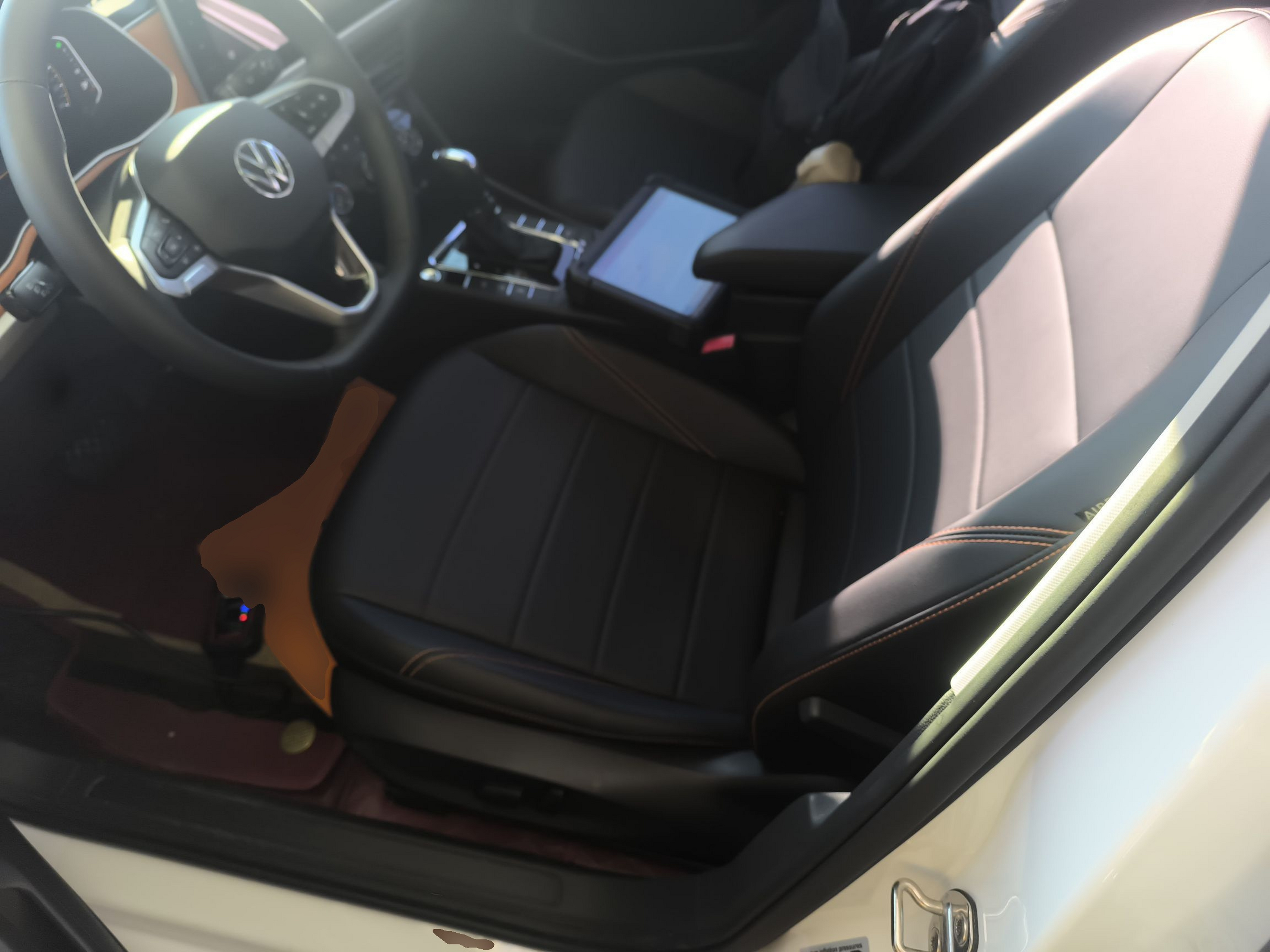 المقاعد الأمامية داخل السيارة