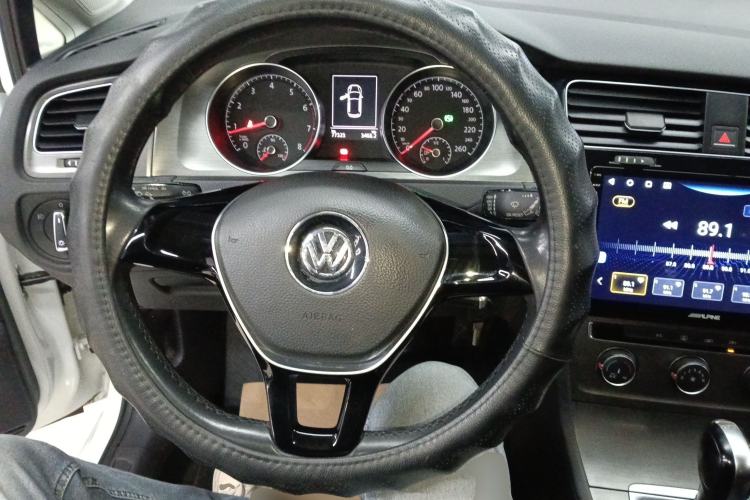 Used Volkswagen Golf 2016 230TSI Automatic Comfort Version
