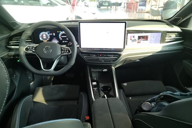 Used Volkswagen Passat 2025 Pro 380TSI Starry Dragon Luxury Edition