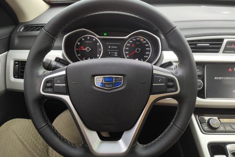 Used Geely Auto Emgrand X7 Sport 2018 2.0L Manual Two-Wheel Drive Zhiya Version
